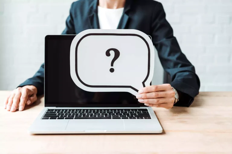a-guide-to-choosing-the-right-crm-software-for-your-company